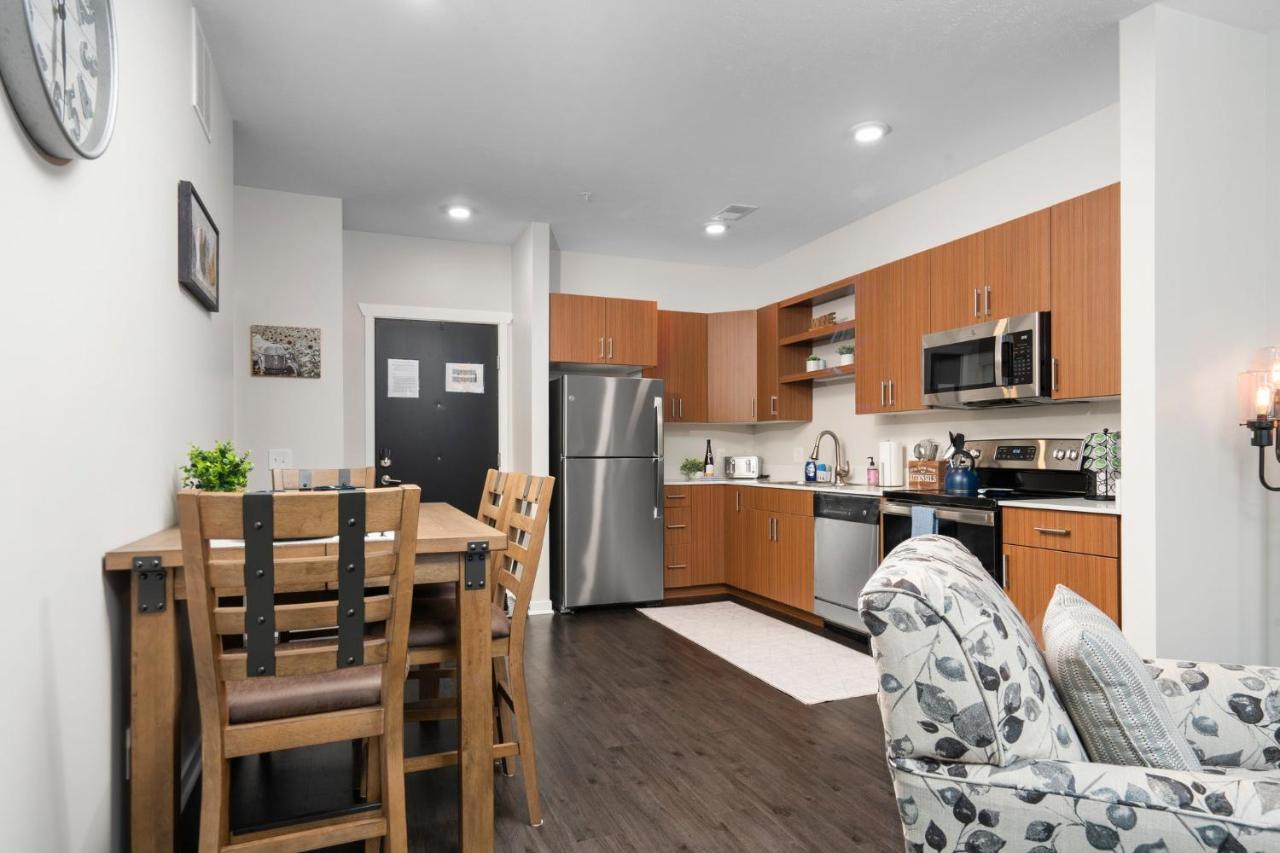 טראוורס סיטי Sweet Tart Spot - Cozy Tc Condo - Pet Friendly מראה חיצוני תמונה